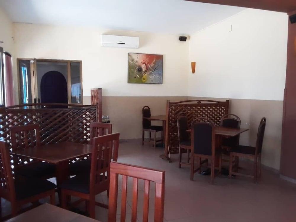 Acropole Hotel Cotonou Bagian luar foto