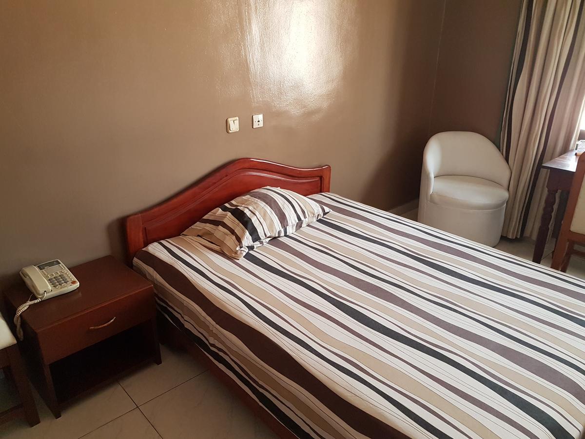 Acropole Hotel Cotonou Bagian luar foto