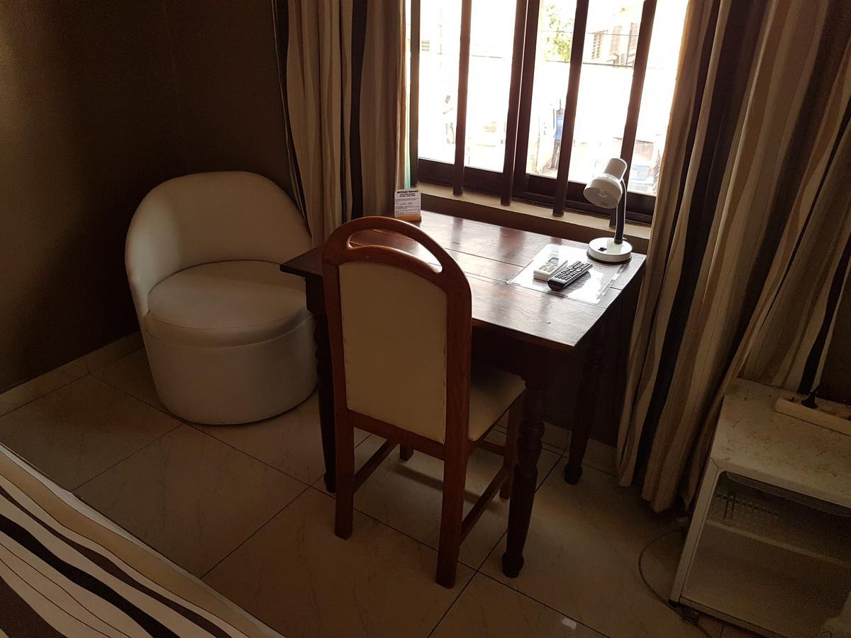 Acropole Hotel Cotonou Bagian luar foto