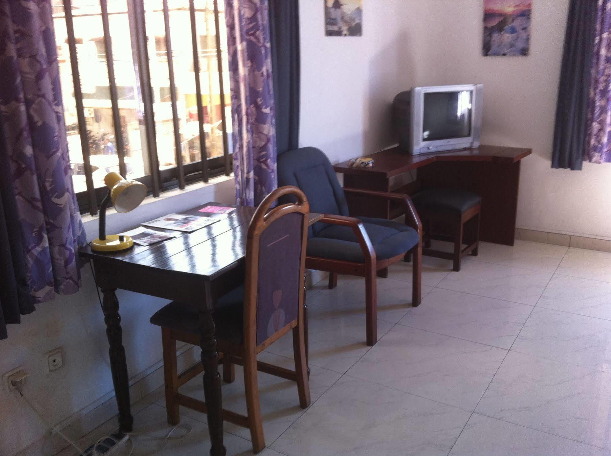Acropole Hotel Cotonou Bagian luar foto